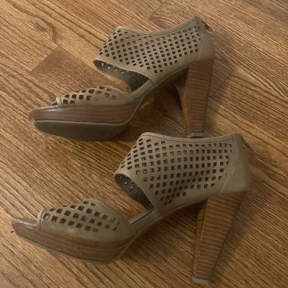 Franco sarto Bentley heels - Picture 5 of 9
